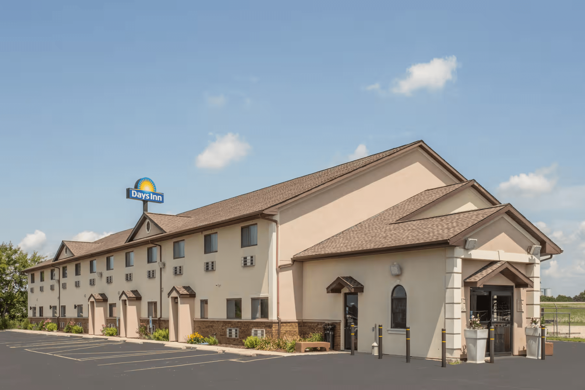 Convenient Location Just Off I‑74